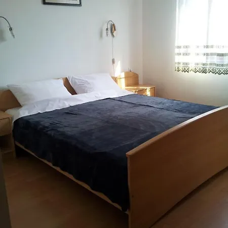 Apartment Kendel 2 Pirovac
