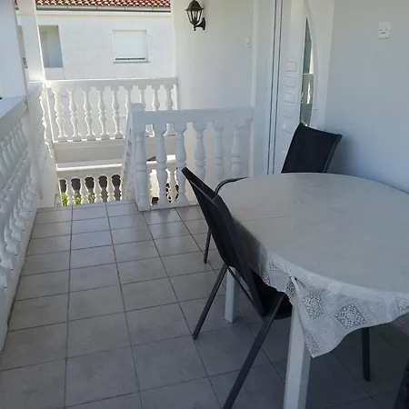 Apartment Kendel 2 *