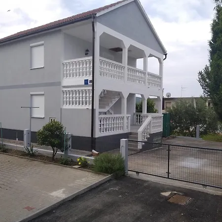 Kendel 2 Apartment Pirovac